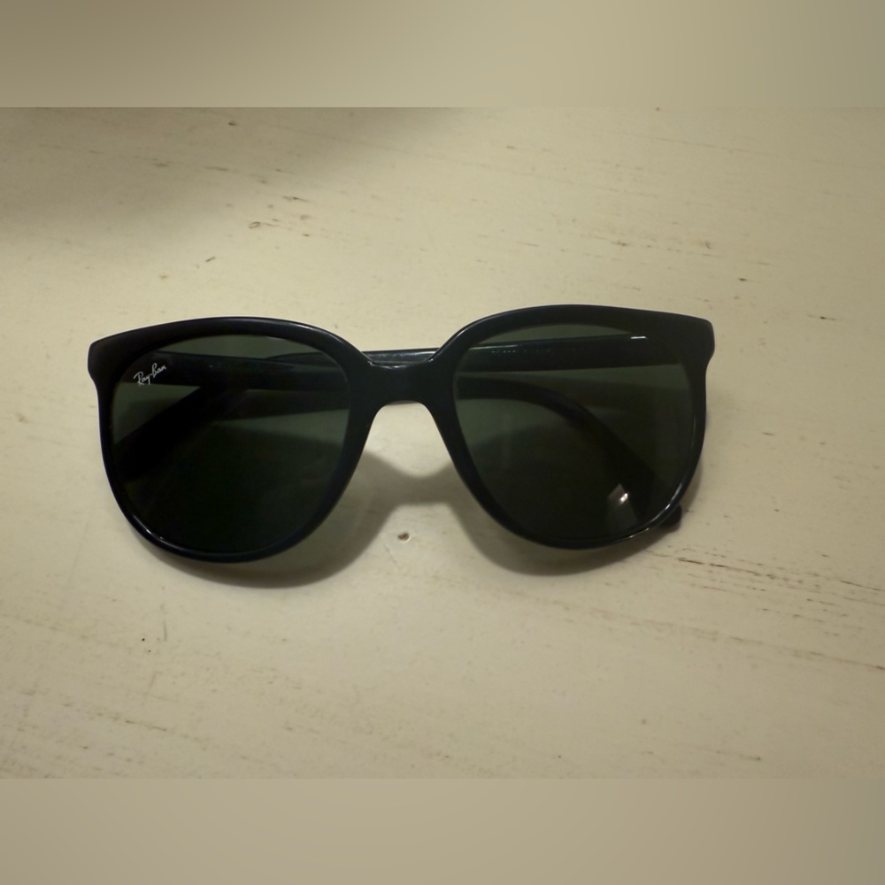Vintage Ray Ban Wayfarers Black Unisex - Picture 2 of 6